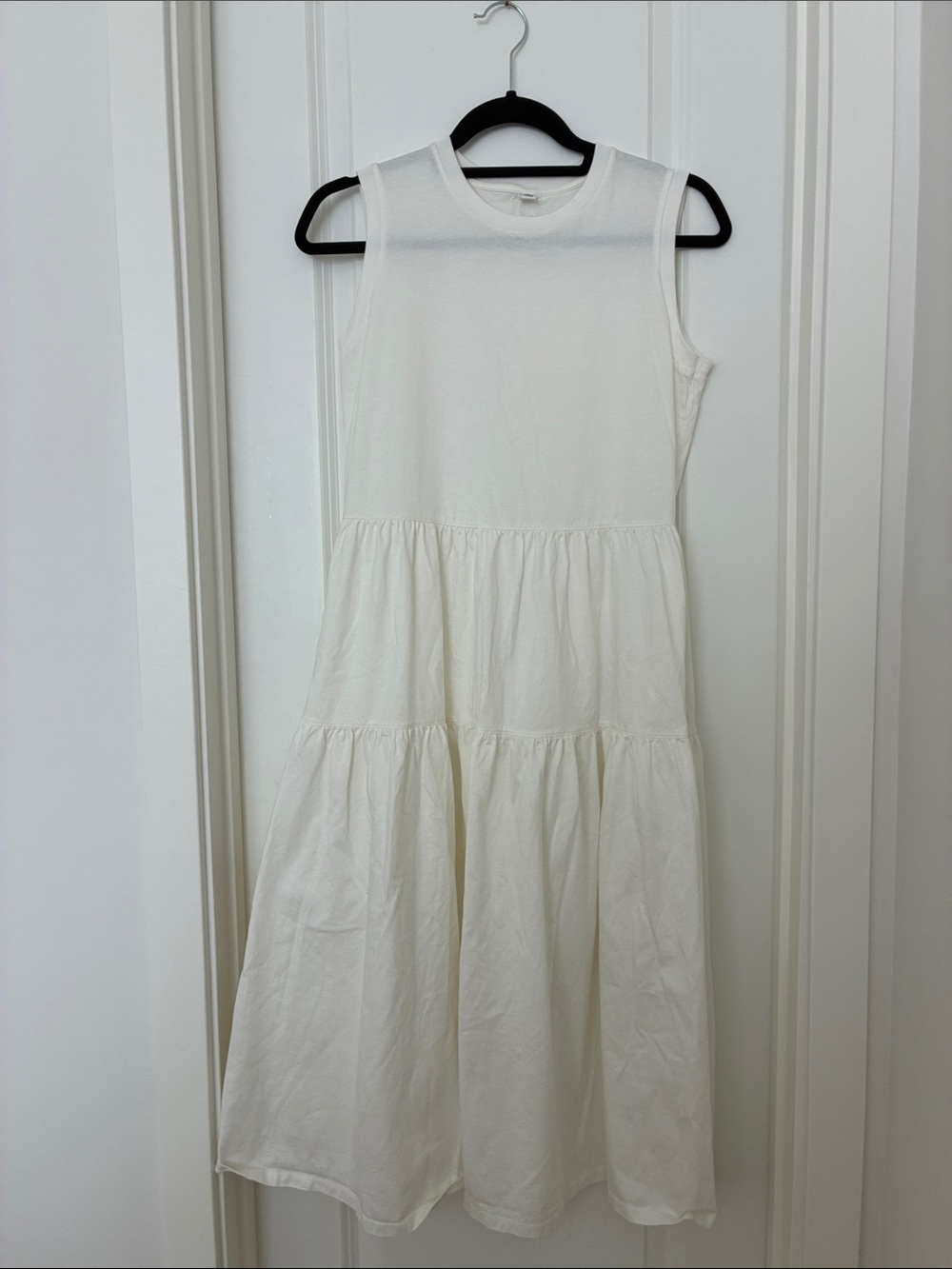 Uniqlo White Sleeveless Tiered Midi Dress